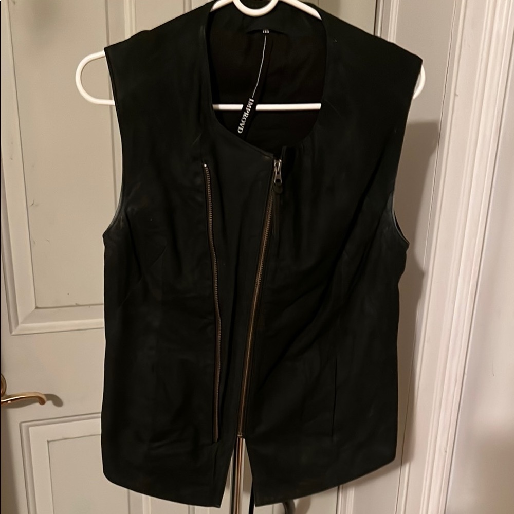 100% Leather Black Sleeveless Jacket/Vest